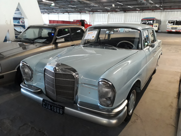 Mercedens Benz 230 S